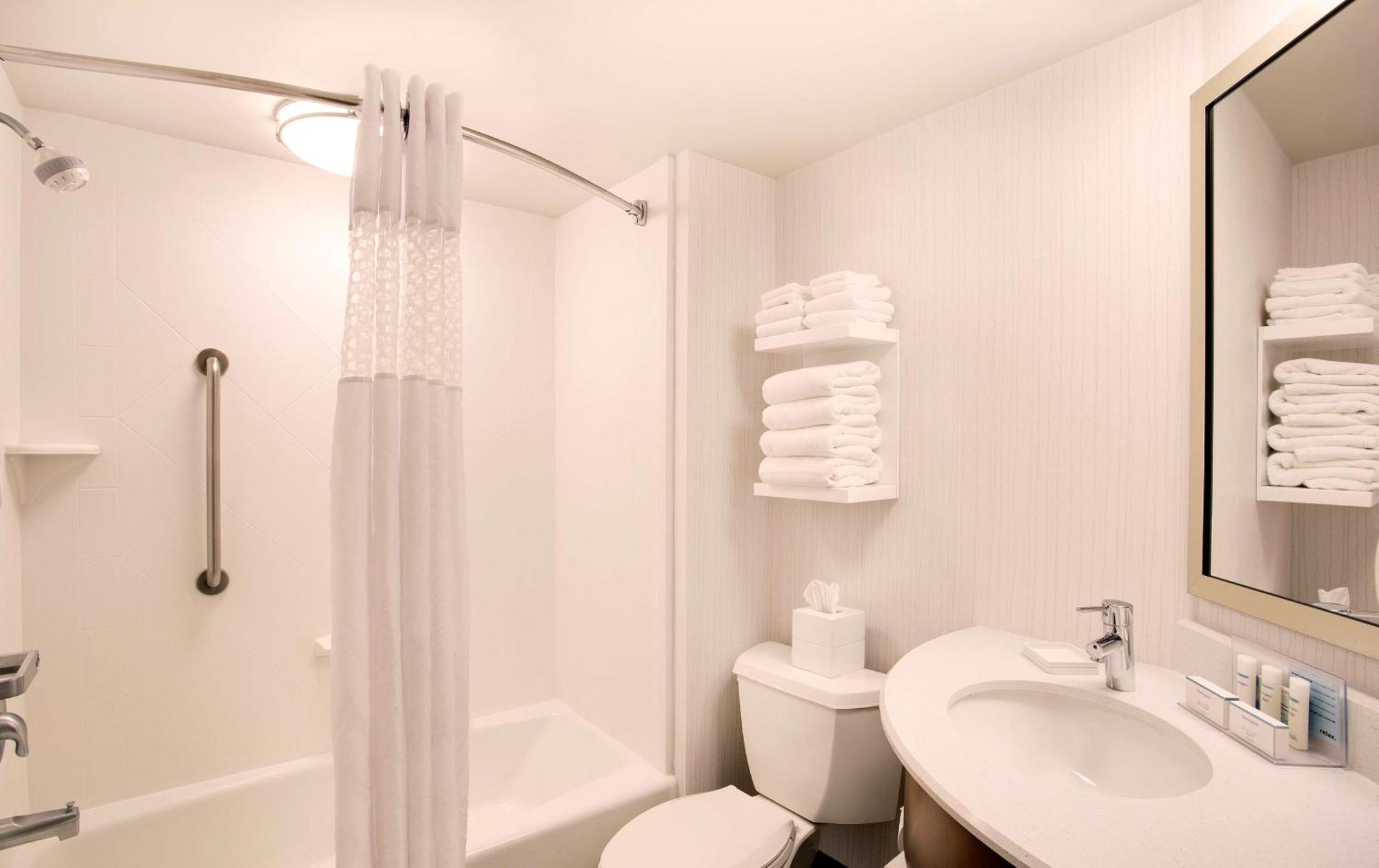 Hampton Inn Lancaster Fertility Buitenkant foto
